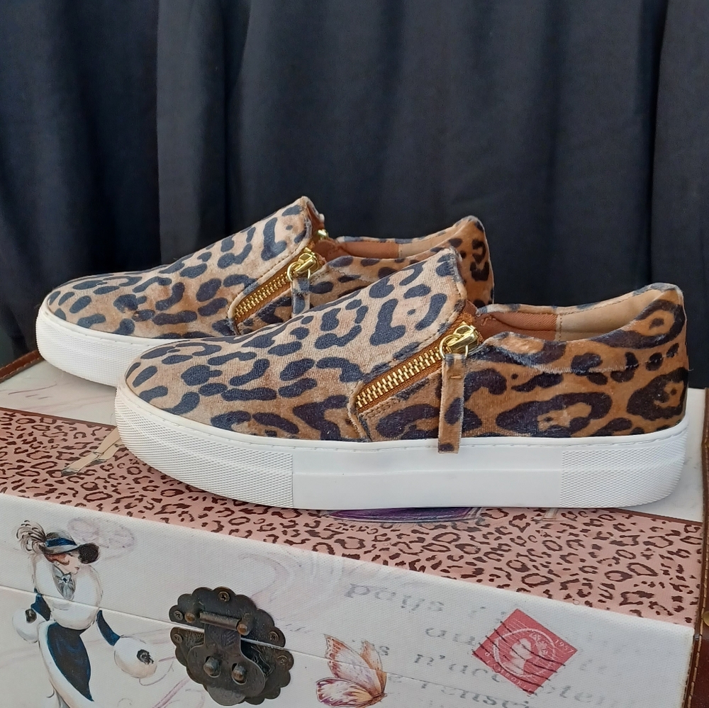 STEVE MADDEN GLAAMAR DUAL SIDE ZIP ROUND TOE PLATFORM SNEAKER LEOPARD PRINT 7M